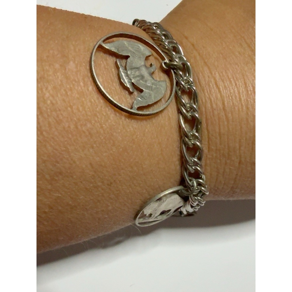 T30273-Vintage Western Buffalo Eagle Indian Head Charm Bracelet Silver Tone 7"